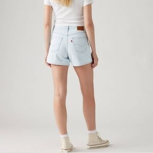 Levi's Women's 80s Moms Lightwash Jean Shorts 29